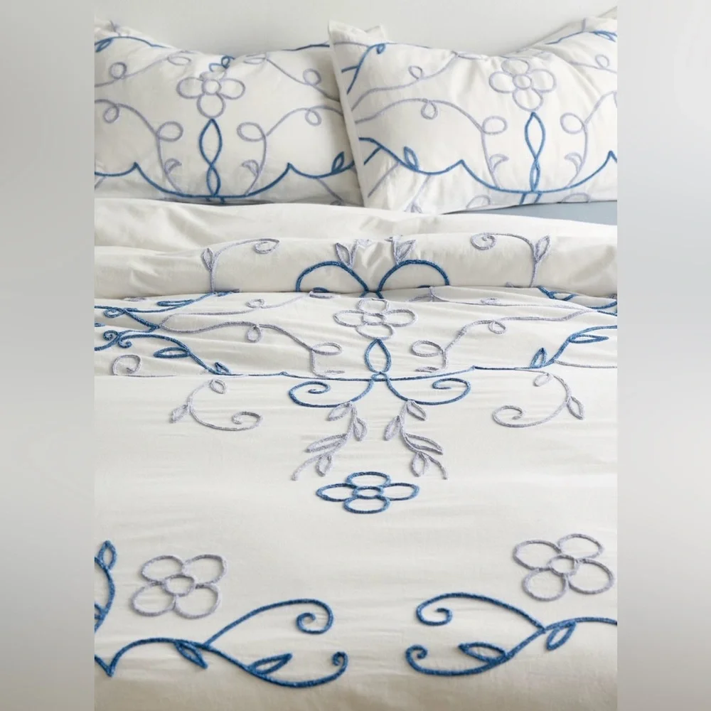 UO Lola Floral Chenille Embroidered 100% Cotton Duvet Cover Size Twin/Twin XL